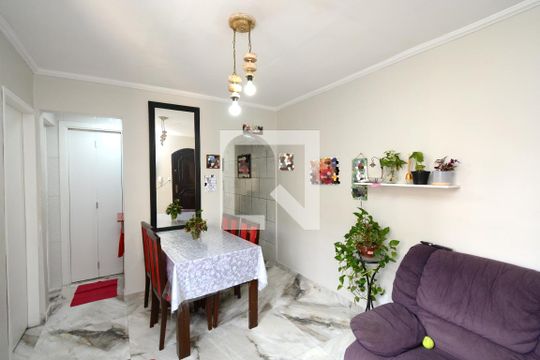 Sala de apartamento à venda com 2 quartos, 44m² em Jardim Cristal, São Paulo