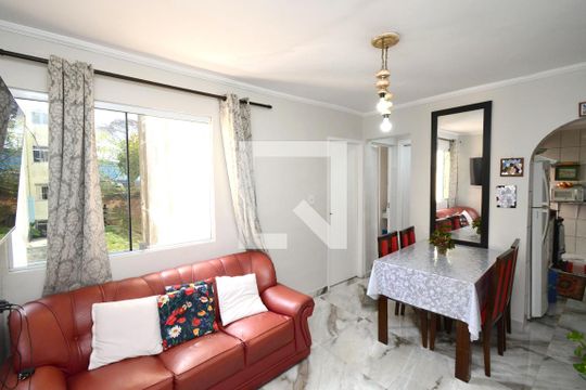 Sala de apartamento à venda com 2 quartos, 44m² em Jardim Cristal, São Paulo
