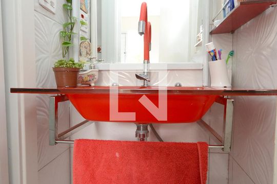 Lavabo de apartamento à venda com 2 quartos, 44m² em Jardim Cristal, São Paulo