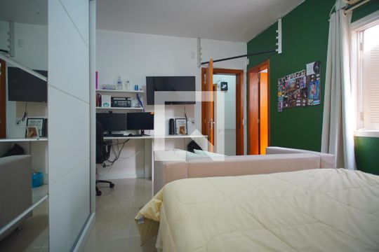 Quarto 1 - Suíte de casa para alugar com 4 quartos, 379m² em Chácara das Pedras, Porto Alegre