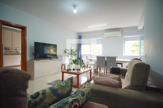 Sala de casa para alugar com 4 quartos, 379m² em Chácara das Pedras, Porto Alegre