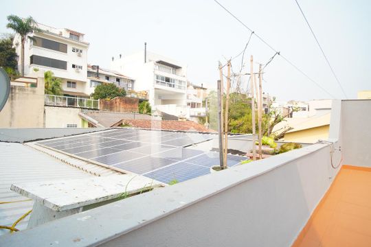 Placas Solares de casa para alugar com 4 quartos, 379m² em Chácara das Pedras, Porto Alegre