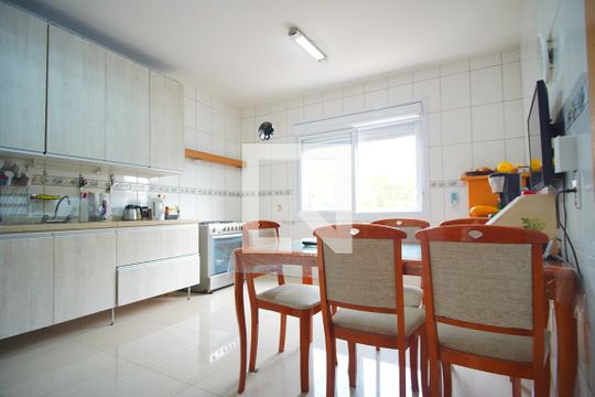 Cozinha de casa para alugar com 4 quartos, 379m² em Chácara das Pedras, Porto Alegre