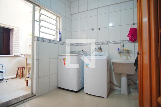 Área de Serviço de casa para alugar com 4 quartos, 379m² em Chácara das Pedras, Porto Alegre