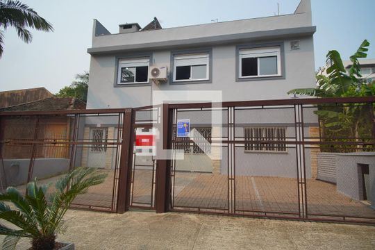 Fachada de casa para alugar com 4 quartos, 379m² em Chácara das Pedras, Porto Alegre