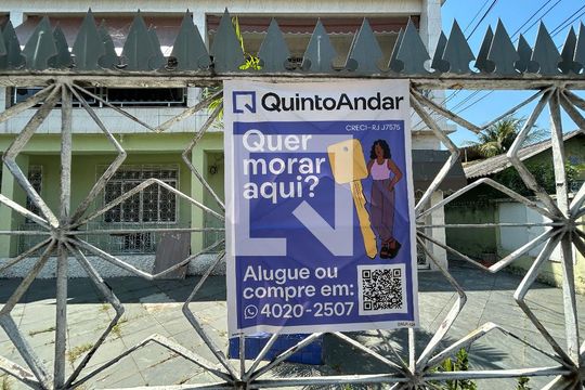 Placa de casa para alugar com 3 quartos, 100m² em Bento Ribeiro, Rio de Janeiro