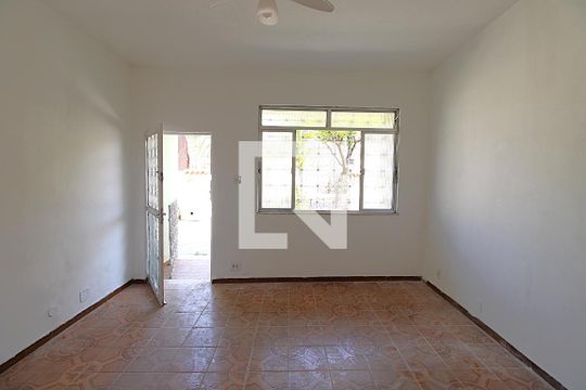 Casa para alugar com 3 quartos, 100m² em Bento Ribeiro, Rio de Janeiro