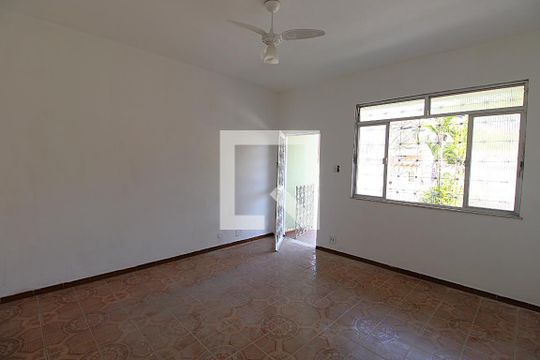 Sala de casa para alugar com 3 quartos, 100m² em Bento Ribeiro, Rio de Janeiro