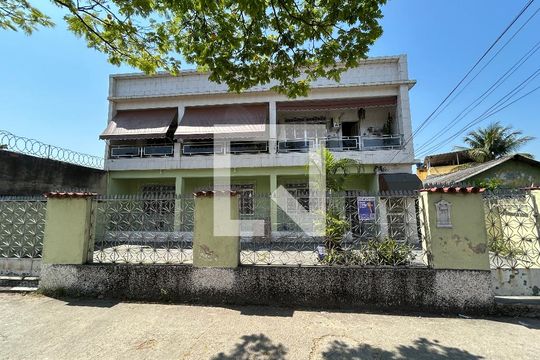Fachada de casa para alugar com 3 quartos, 100m² em Bento Ribeiro, Rio de Janeiro