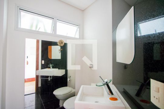 Lavabo de casa para alugar com 3 quartos, 238m² em Vila Scarpelli, Santo André