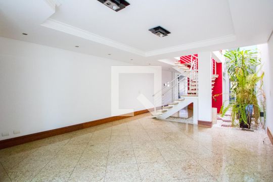 Sala de casa para alugar com 3 quartos, 238m² em Vila Scarpelli, Santo André