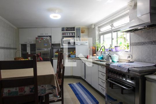 Cozinha de casa à venda com 3 quartos, 300m² em Vila Ema, São Paulo