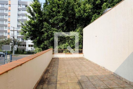 Casa à venda com 3 quartos, 246m² em Passo d’Areia, Porto Alegre