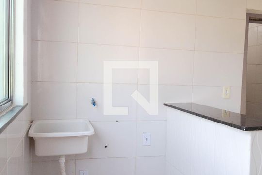 Cozinha e Área de Serviço de casa para alugar com 2 quartos, 50m² em Vila Barros, Guarulhos