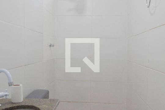 Banheiro de casa para alugar com 2 quartos, 50m² em Vila Barros, Guarulhos