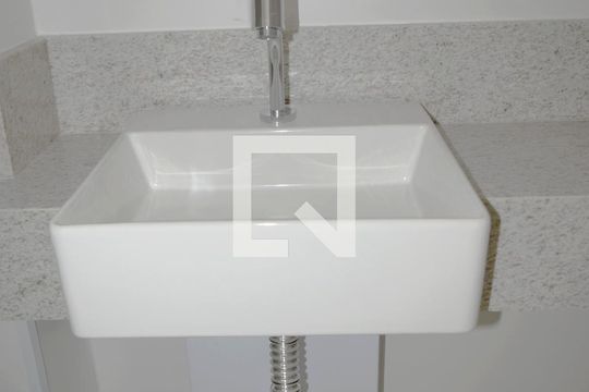 Banheiro de kitnet/studio à venda com 1 quarto, 31m² em Jardim Paulista, São Paulo