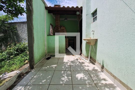 Área de Serviço de casa de condomínio para alugar com 3 quartos, 118m² em Sapê, Niterói