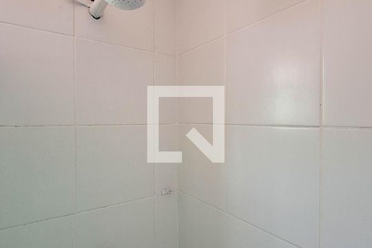 Banheiro Social de casa de condomínio à venda com 3 quartos, 118m² em Sapê, Niterói