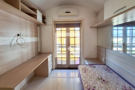Quarto 1 de casa de condomínio para alugar com 3 quartos, 118m² em Sapê, Niterói