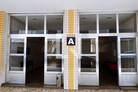 Fachada do bloco de apartamento para alugar com 3 quartos, 100m² em Gonzaga, Santos