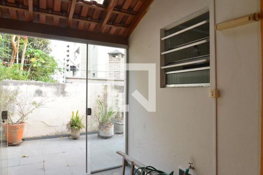 Quintal de casa à venda com 2 quartos, 200m² em Vila Valparaíso, Santo André