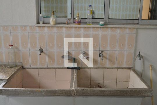 Área de Serviço de casa à venda com 2 quartos, 200m² em Vila Valparaíso, Santo André