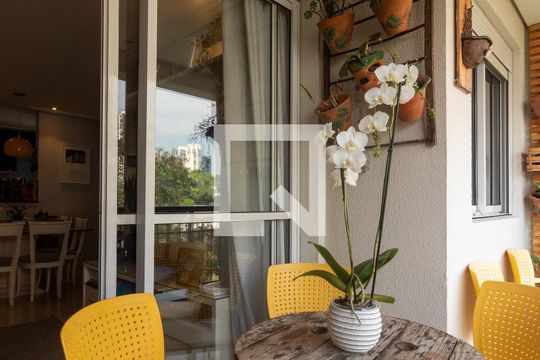 Varanda da Sala de apartamento para alugar com 3 quartos, 69m² em Vila Suzana, São Paulo