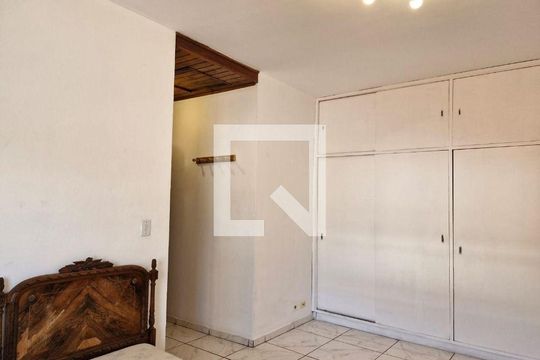 Casa para alugar com 4 quartos, 228m² em Vila Cordeiro, São Paulo