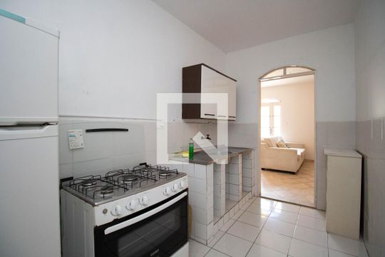 Cozinha de casa para alugar com 2 quartos, 70m² em Park Way, Brasília