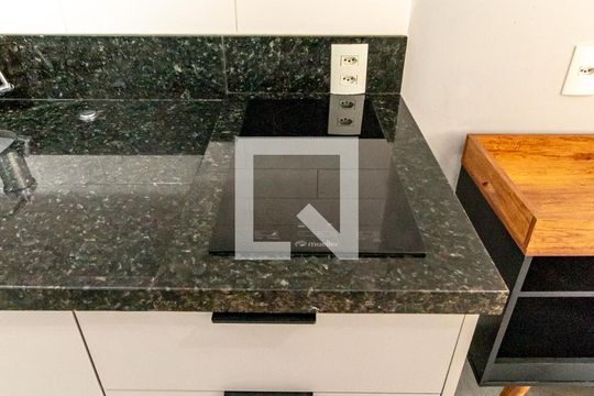Cozinha de kitnet/studio à venda com 1 quarto, 25m² em Indianópolis, São Paulo