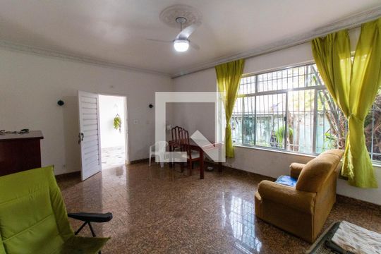 Sala de casa à venda com 5 quartos, 262m² em Santa Rosa, Niterói