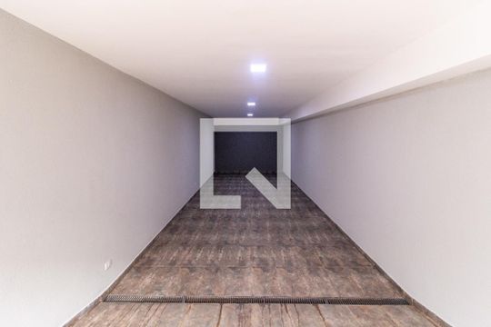 Garagem de casa para alugar com 3 quartos, 137m² em Vila Santa Isabel, São Paulo