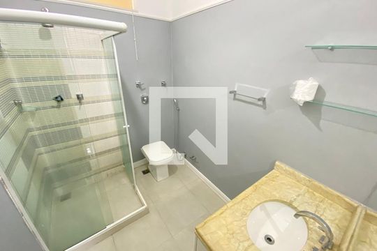 Banheiro de casa para alugar com 2 quartos, 85m² em Cachambi, Rio de Janeiro