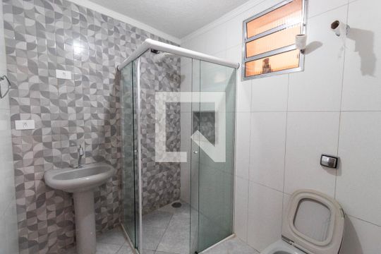 Banheiro de casa para alugar com 2 quartos, 120m² em Vila Ponte Rasa, São Paulo