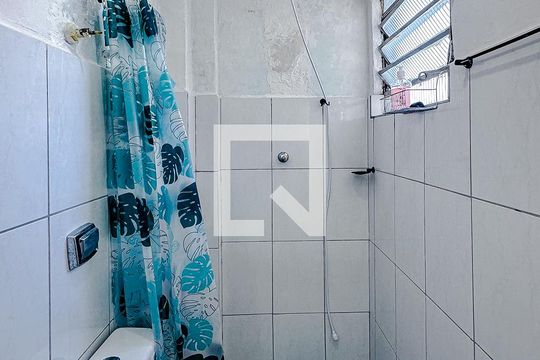 Banheiro de apartamento para alugar com 1 quarto, 30m² em Aclimação, São Paulo