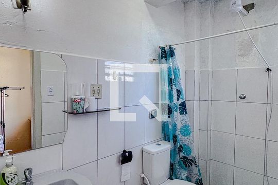 Banheiro de apartamento para alugar com 1 quarto, 30m² em Aclimação, São Paulo