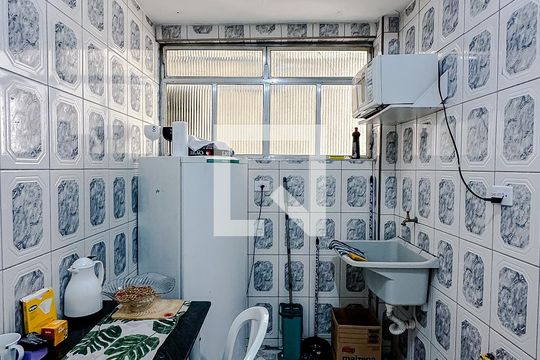 Cozinha de apartamento para alugar com 1 quarto, 30m² em Aclimação, São Paulo