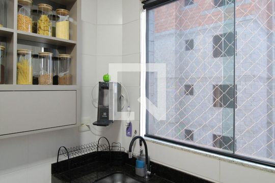 Cozinha de apartamento à venda com 3 quartos, 80m² em Castelo, Belo Horizonte