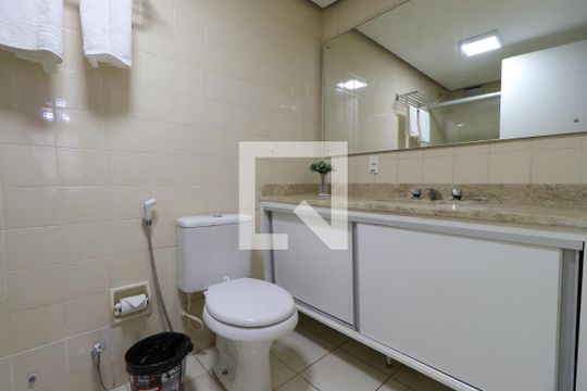 Banheiro da Suíte de kitnet/studio para alugar com 1 quarto, 50m² em Centro, Ribeirão Preto