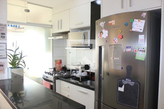 Cozinha de apartamento à venda com 3 quartos, 58m² em Jardim Las Vegas, Guarulhos