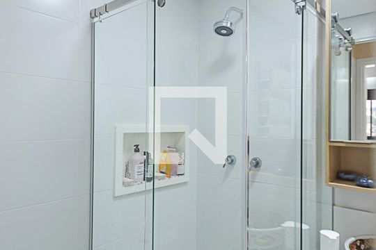 Banheiro de apartamento à venda com 2 quartos, 55m² em Centro, São Bernardo do Campo