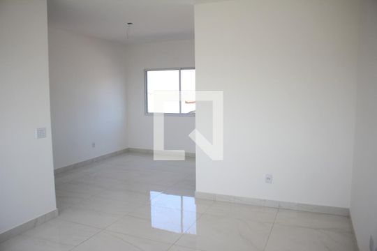 Sala de apartamento para alugar com 3 quartos, 95m² em Jardim Industrial, Contagem