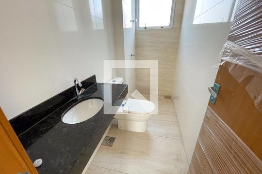 Banheiro Social de apartamento à venda com 3 quartos, 130m² em Jardim Industrial, Contagem