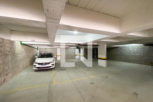Garagem de apartamento à venda com 3 quartos, 135m² em Jardim Industrial, Contagem