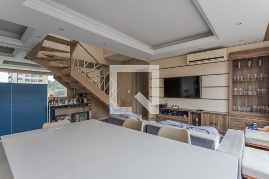 Sala de apartamento à venda com 3 quartos, 204m² em Petrópolis, Porto Alegre