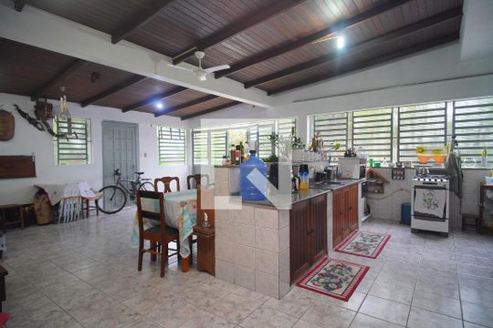 Cozinha de casa à venda com 4 quartos, 270m² em Canudos, Novo Hamburgo