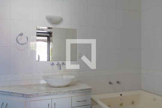 Banheiro Quarto 1 de casa à venda com 4 quartos, 406m² em Álvaro Camargos, Belo Horizonte