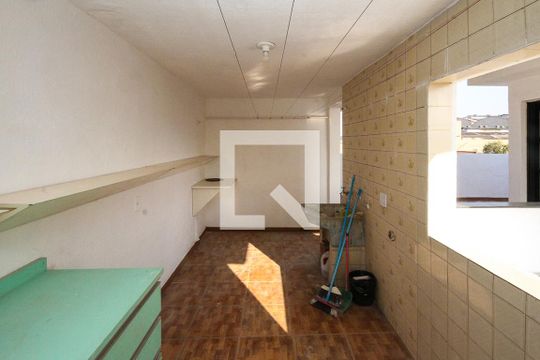 Área de Serviço de casa para alugar com 2 quartos, 135m² em Vila Antonieta, São Paulo