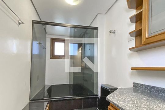 Banheiro da Suíte de apartamento para alugar com 3 quartos, 82m² em Pinheiro, São Leopoldo