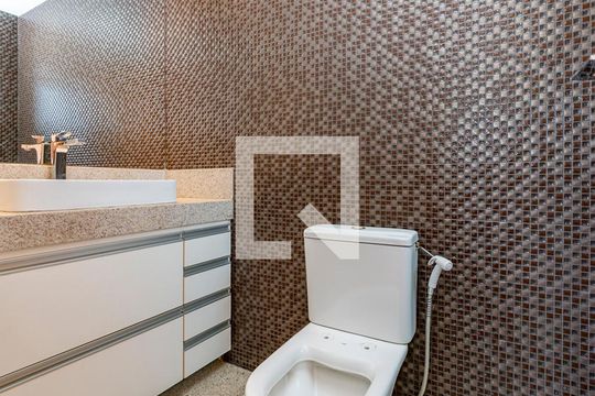 Banheiro da Suíte de apartamento para alugar com 4 quartos, 216m² em Estoril, Belo Horizonte